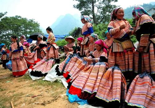 Le marché de Bac Ha aux premiers jours de l’An lunaire - ảnh 5